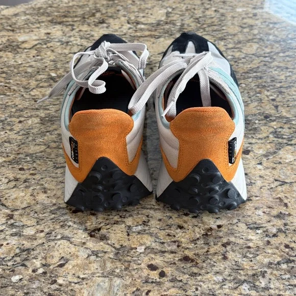 New Balance 327 - Picture 3 of 4